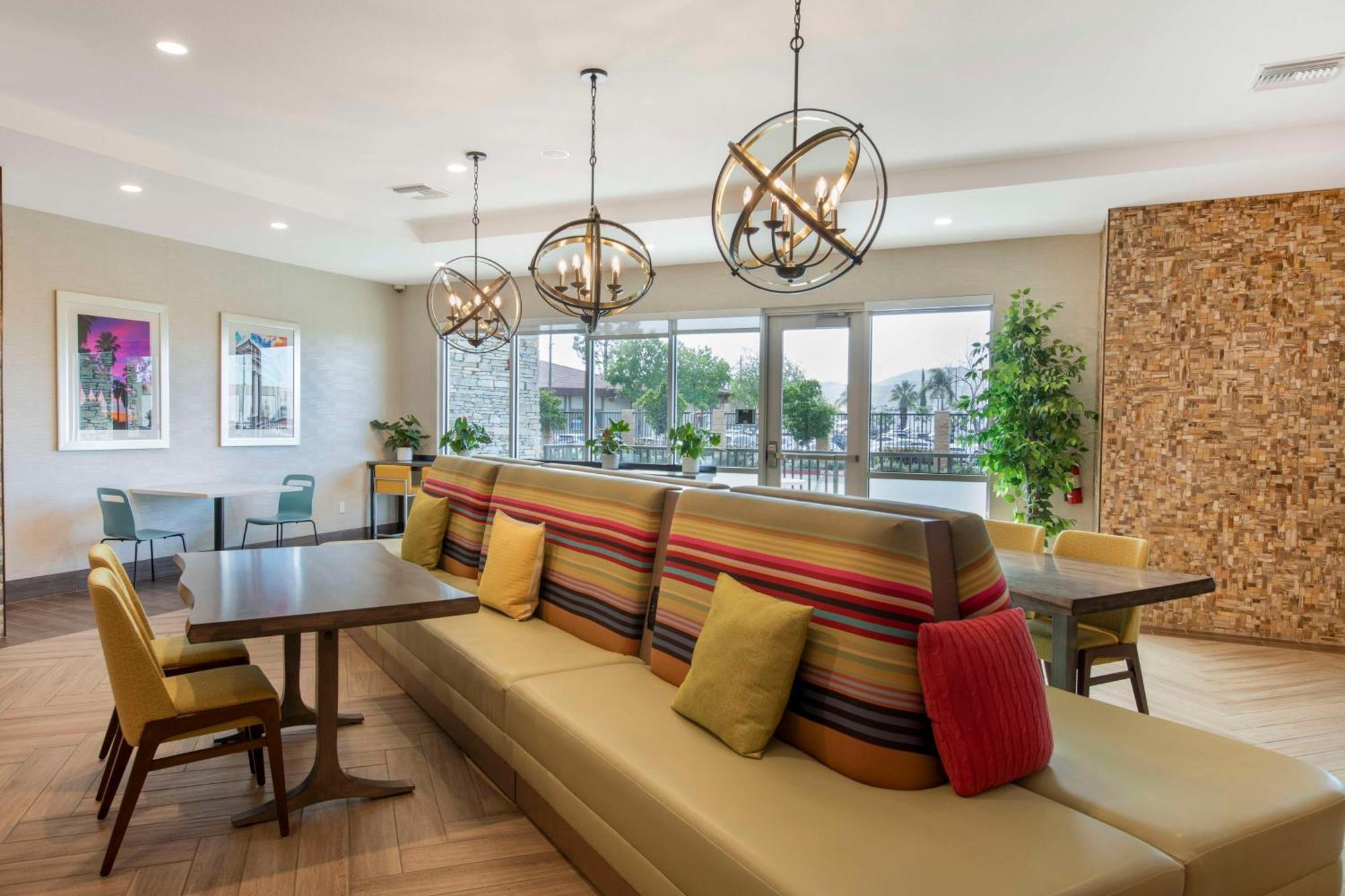 Home2 By Hilton Redlands